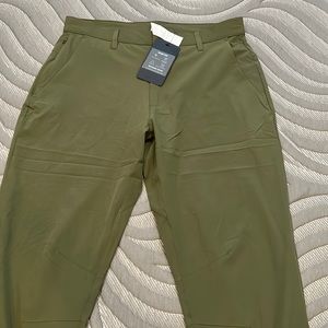 Men’s Fabletics brand new with tags 30X32